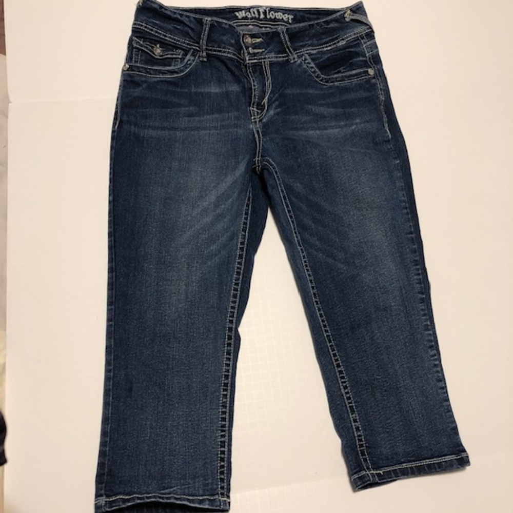 Wallflower ladies capris